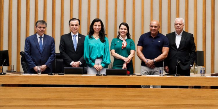 ABAR participa de homenagem aos 30 anos da ANEEL na Câmara Legislativa do Distrito Federal