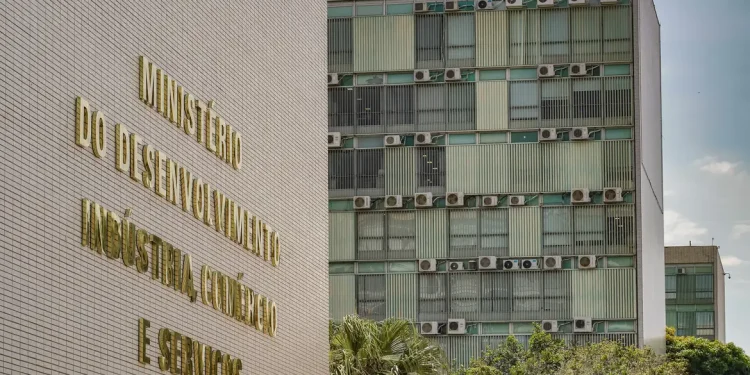 MDIC abre Tomada de Subsídios para o Plano de Ações 2027–2030 da Estratégia Nacional de Melhoria Regulatória