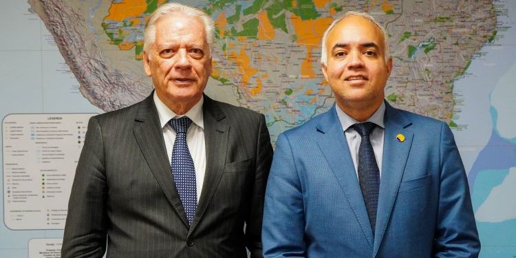 ABAR discute parceria em reunião com ministro das Cidades, Vladimir Lima