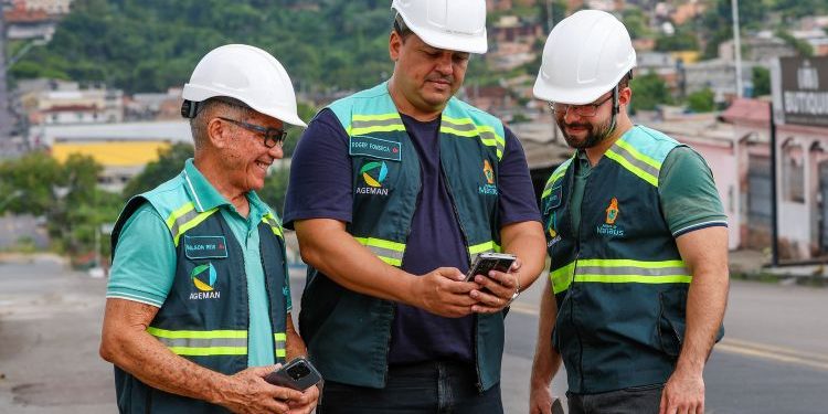 Ageman e Defensoria Pública realizam vistoria para apurar valores elevados nas contas de água e esgoto no residencial Morar Melhor