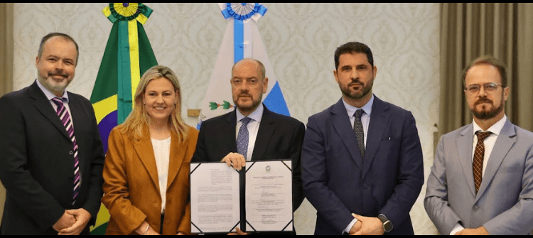 Governo do Rio assina acordo que viabiliza migração de indústrias para o mercado livre de gás